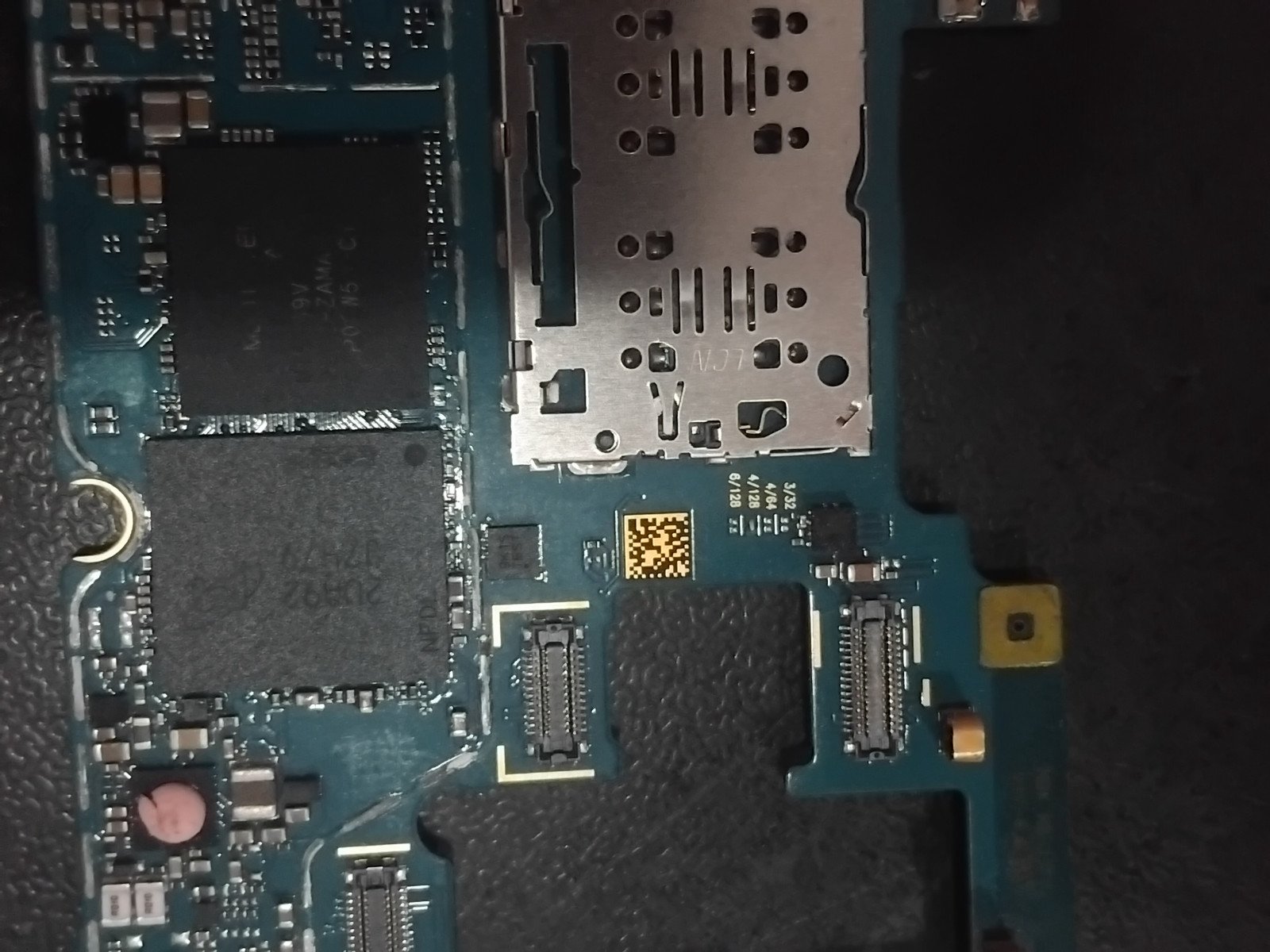 SK Hynix 128GB 2048MB eMCP — H9HP15AB