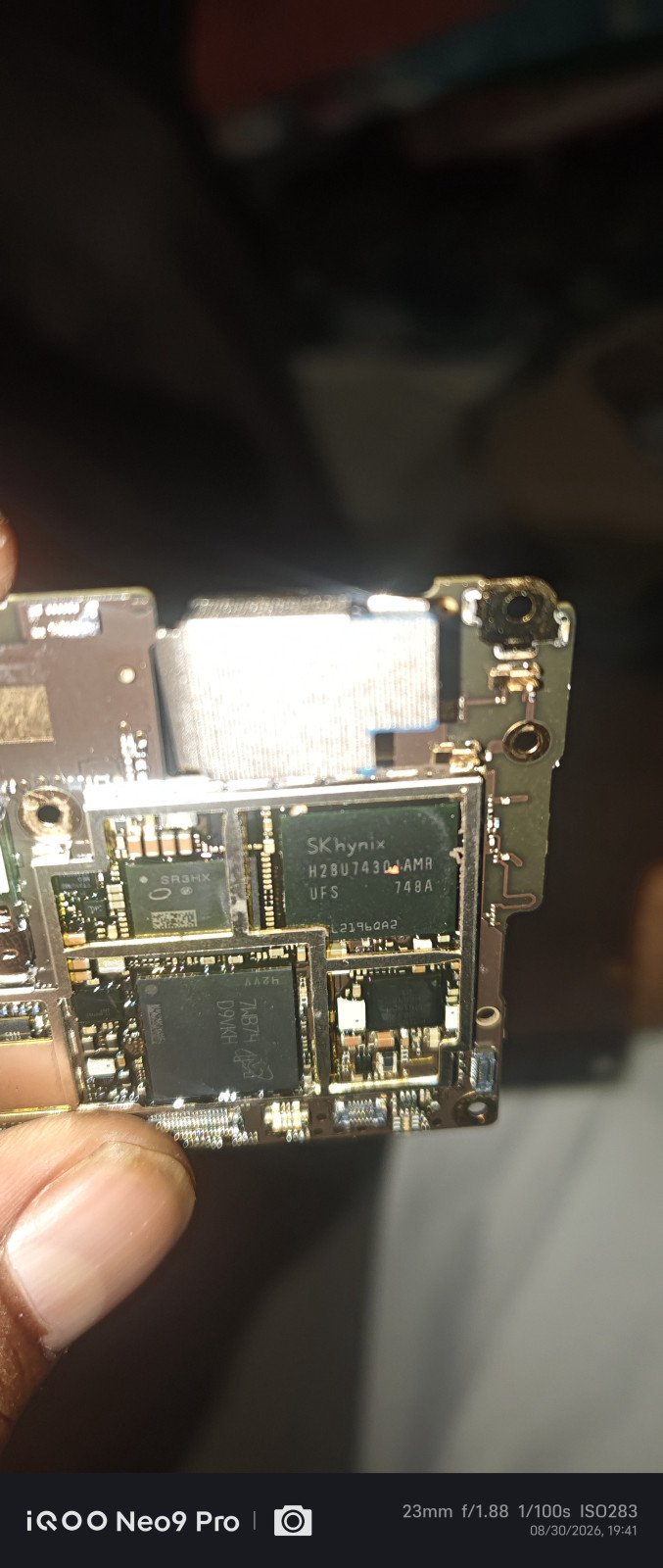 H28U74301AMR