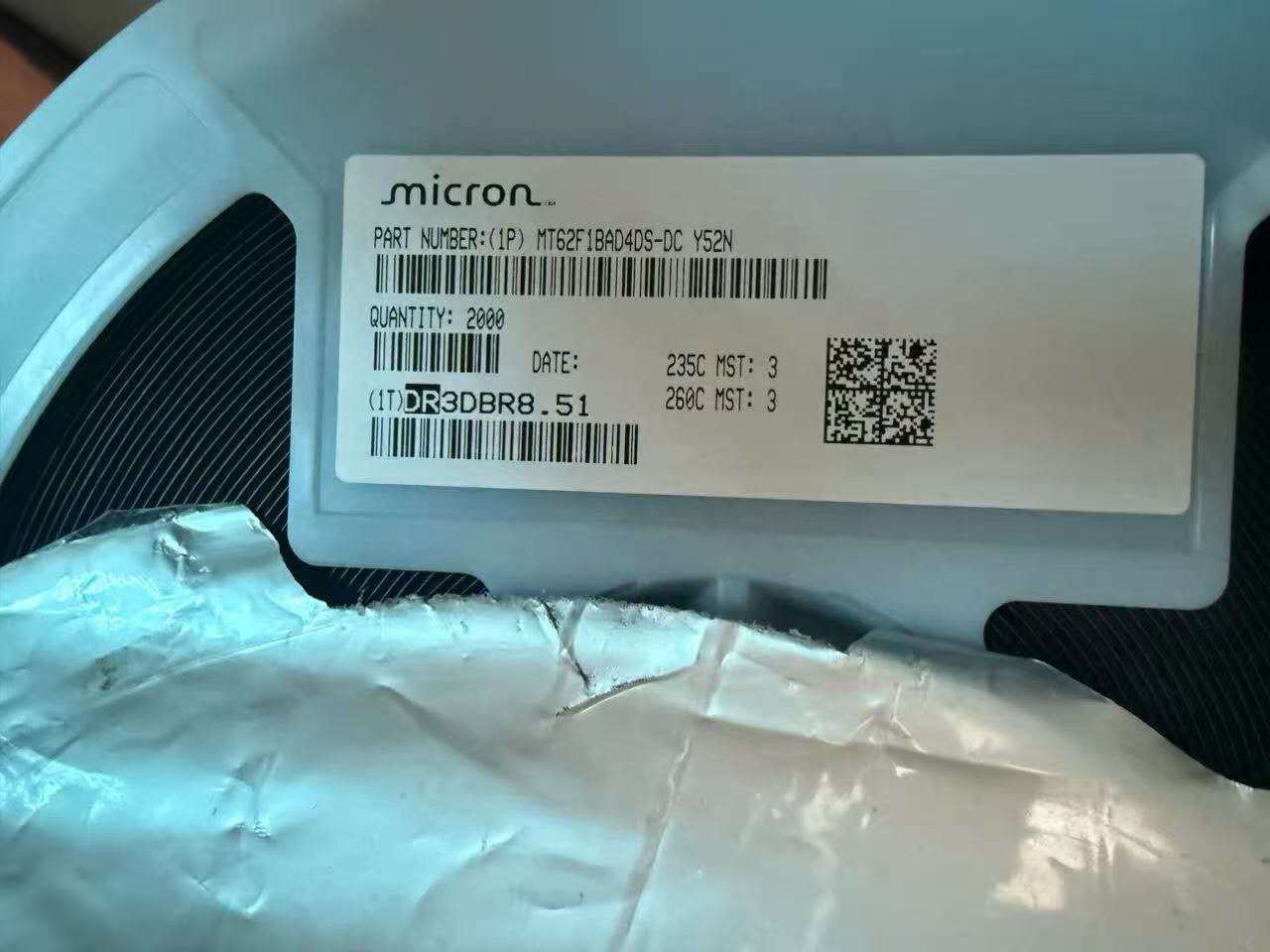 Z8GBP MT62F1BAD4DS-DC Y52N #NEW #MICRON